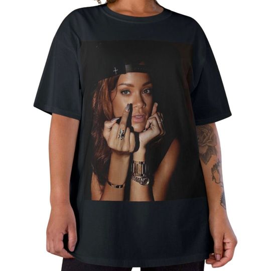 Rihanna Tshirt | Rihanna Middle Finger Graphic Tee