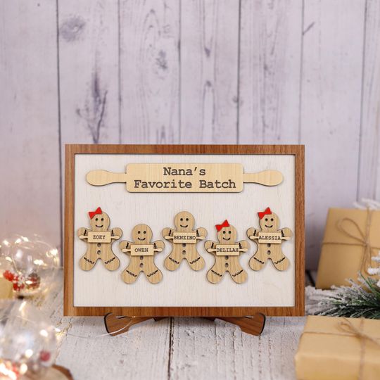 Wooden Gingerbread Family Sign Personalized Grandchildren Sign With Names, Nanas Favorite Batch Sign, Christmas Gift Idea for Grandma Plaque