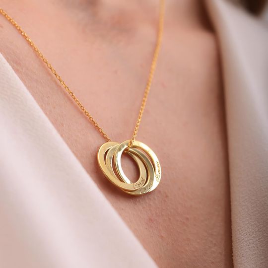 Interlocking Circle Necklace with Custom Name, Family Name Pendant, Personalized Jewelry