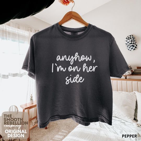 Feminist Crop Top T-shirt, Comfort Colors Women's Boxy Tee, Powerful Woman Top For Girls