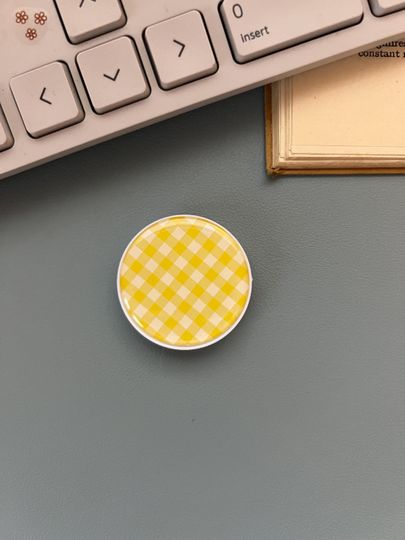 Circle Pattern Phone Grip Universal Smartphone Stand and Mount