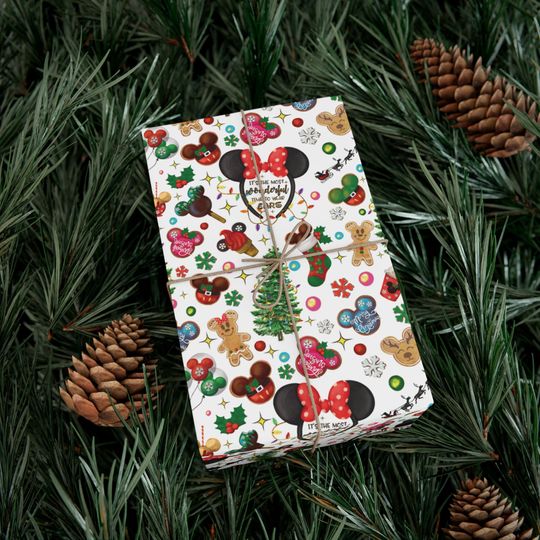 Christmas Wrapping Paper, Disney Christmas Wrapping Paper, Cute Magical