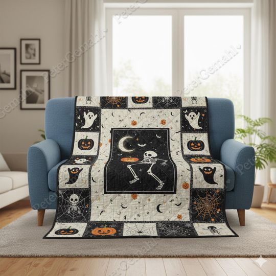 Halloween Skeleton Quilt Blanket, Spooky Skull Bedding, Halloween Decor, Cozy Fall Blanket, Gothic Skeleton, Gift for Halloween