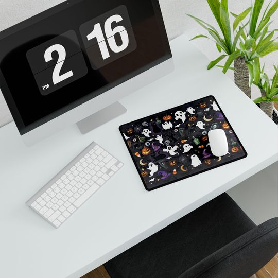 Spooky Halloween Desk Mat: Festive Pattern, Non-Slip Base