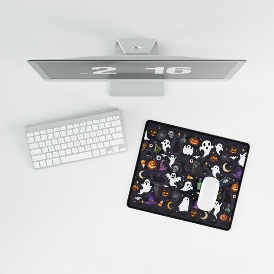 Spooky Halloween Desk Mat: Festive Pattern, Non-Slip Base