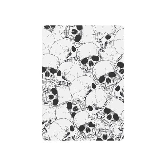 Skull Design Poker Cards: Halloween Gamer Gift