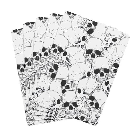 Skull Design Poker Cards: Halloween Gamer Gift