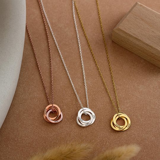 Interlocking Circle Necklace for Family with Custom Names, Mom and Kids Jewelry, Linked Circle Charm, Personalized Family Gift for Her