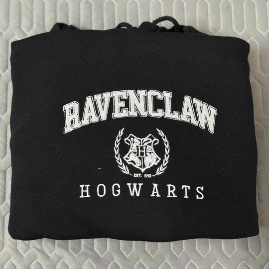 Harry Potter Hogwarts Magical Wizard Castle Embroidered Sweatshirt/Hoodie