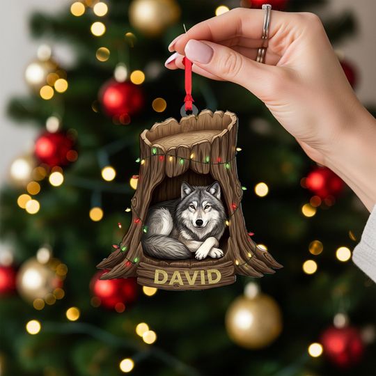 Personalized Wolf Ornament: Eco-Friendly Wildlife Lover Gift