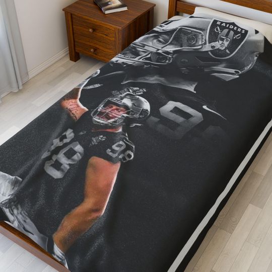 Maxx Crosby Throw Blanket