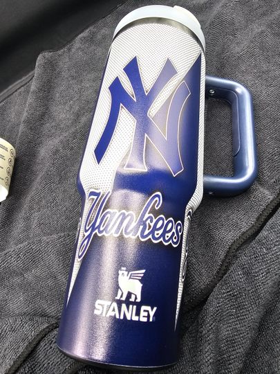 Yankees Quencher H2.0 Flowstate 40oz Tumbler