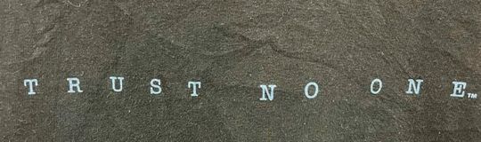 The X Files "Trust no one" tee
