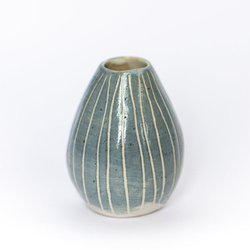 Ceramic bud vase, grey and white