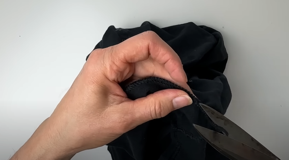 Cutting the t-shirt (with marked lines)