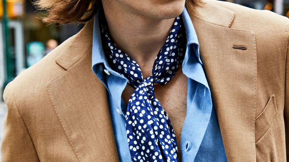 Wearing a scarf with a collared shirt