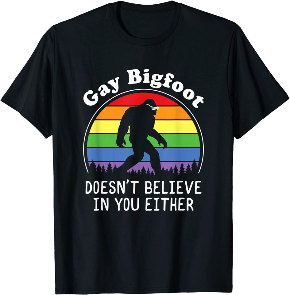 Gay Pride Funny Gay Bigfoot Rainbow Sasquatch Retro Vintage T-Shirt