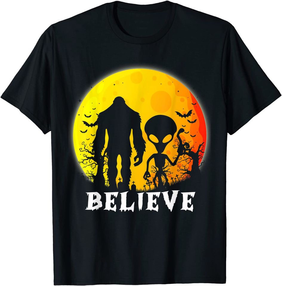 Alien And Bigfoot Night Full Moon Believe Halloween T-Shirt