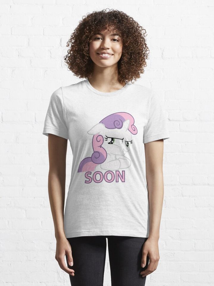 Mischievous Sweetie Belle Version 1  Essential T-Shirt
