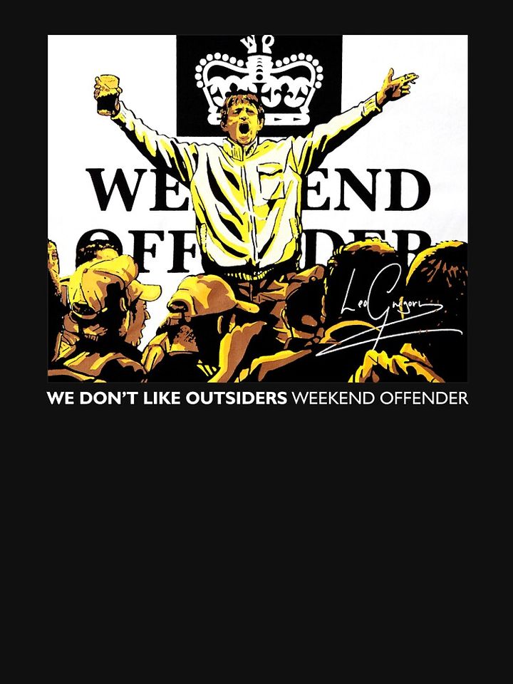 We Don't Like Outsiders Weekend Essential T-Shirt