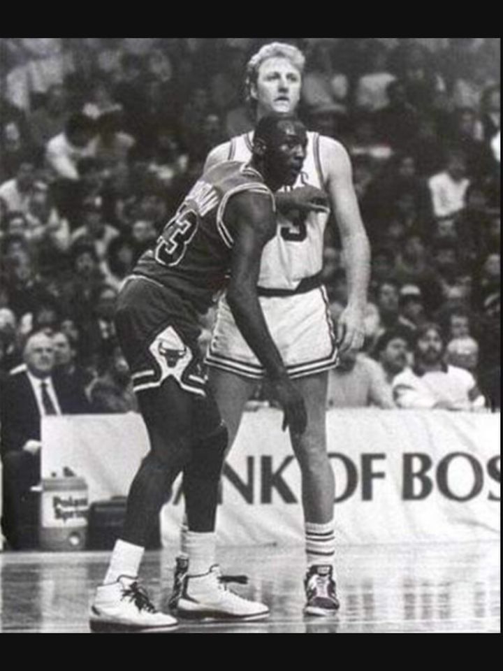 Two legend Larry Bird vs  Essential T-Shirt