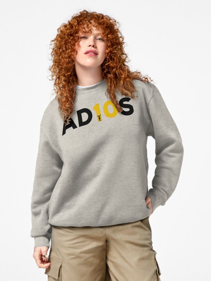 Lionel Messi - Perfect Gift #10 Pullover Sweatshirt