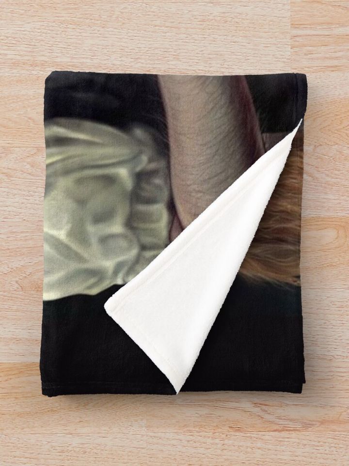 Terrifier 2- The Little Pale Girl Throw Blanket