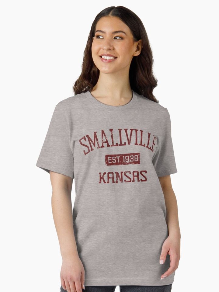Smallville Essential T-Shirt