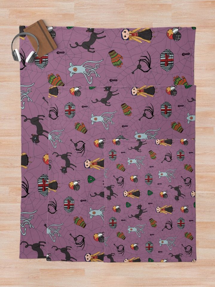 Purple Coraline Pattern Throw Blanket