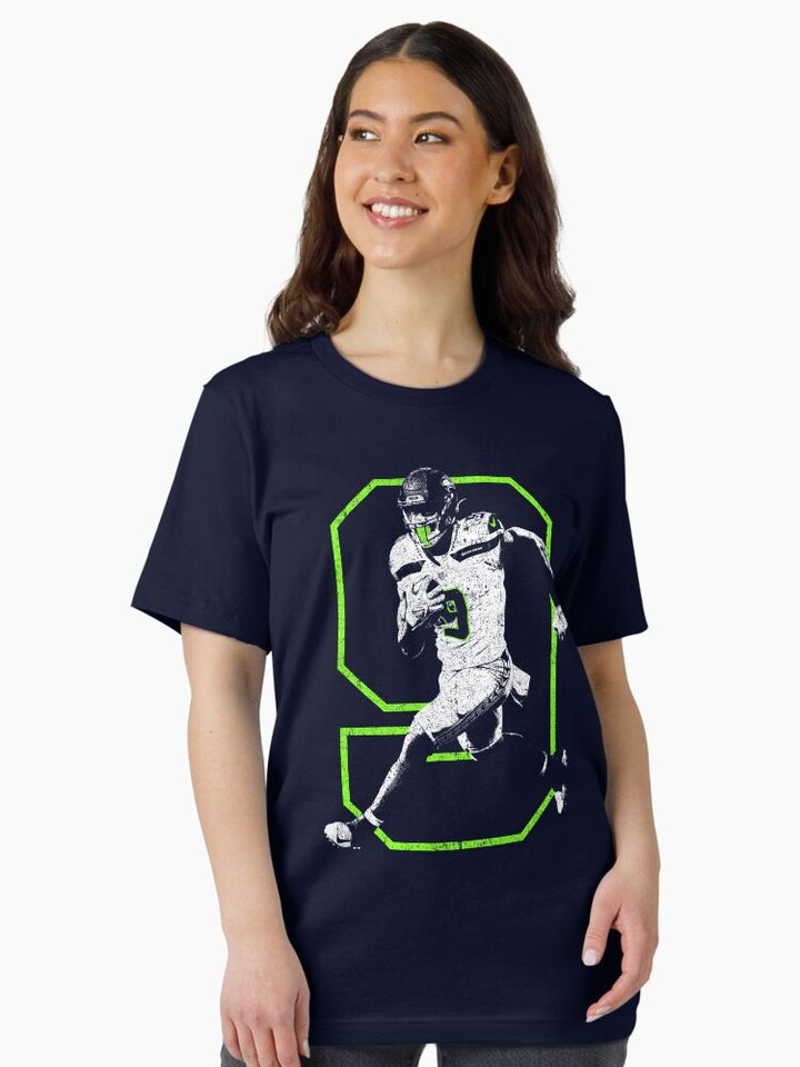 Kenneth Walker III Essential T-Shirt
