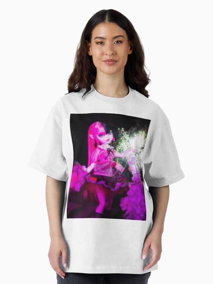 Draculaura’s Secret Garden T-Shirt – Stylish Casual Streetwear Graphic Tee for Fans