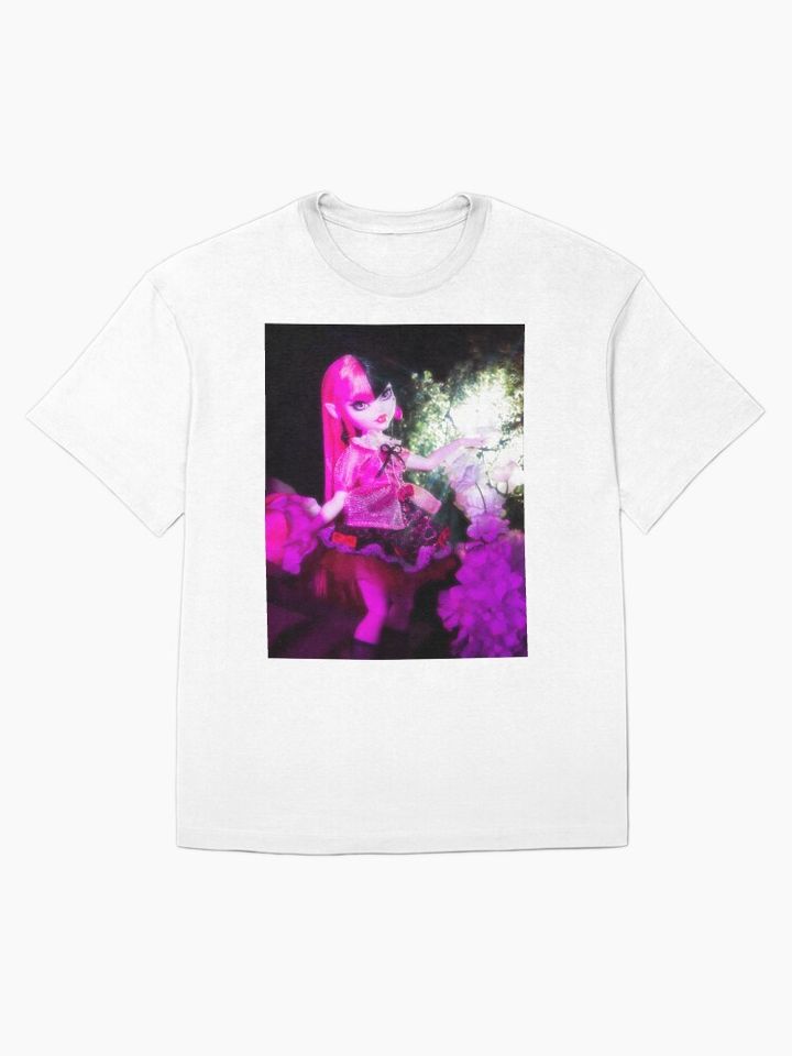 Draculaura’s Secret Garden T-Shirt – Stylish Casual Streetwear Graphic Tee for Fans