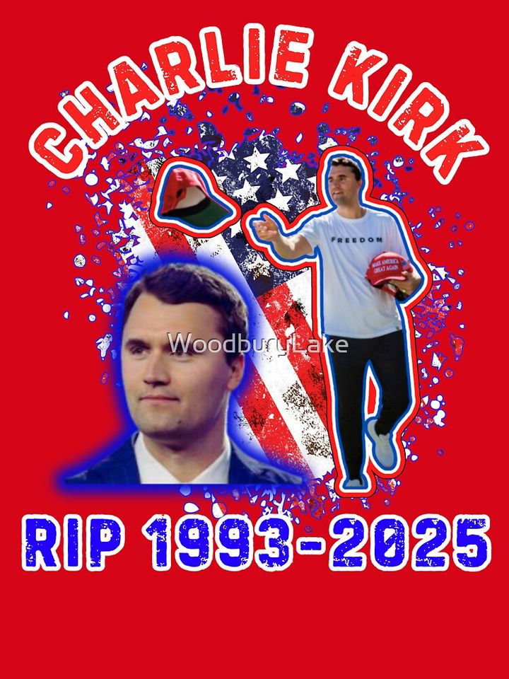 Rest In Peace Charlie Kirk 1993 - 2025 Pullover Hoodie