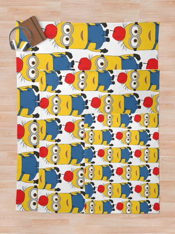 Minion with an apple Cartoon Throw Blanket, Comfortable Blanket for Men, Women, Kids, Home Decor Gift Ideas