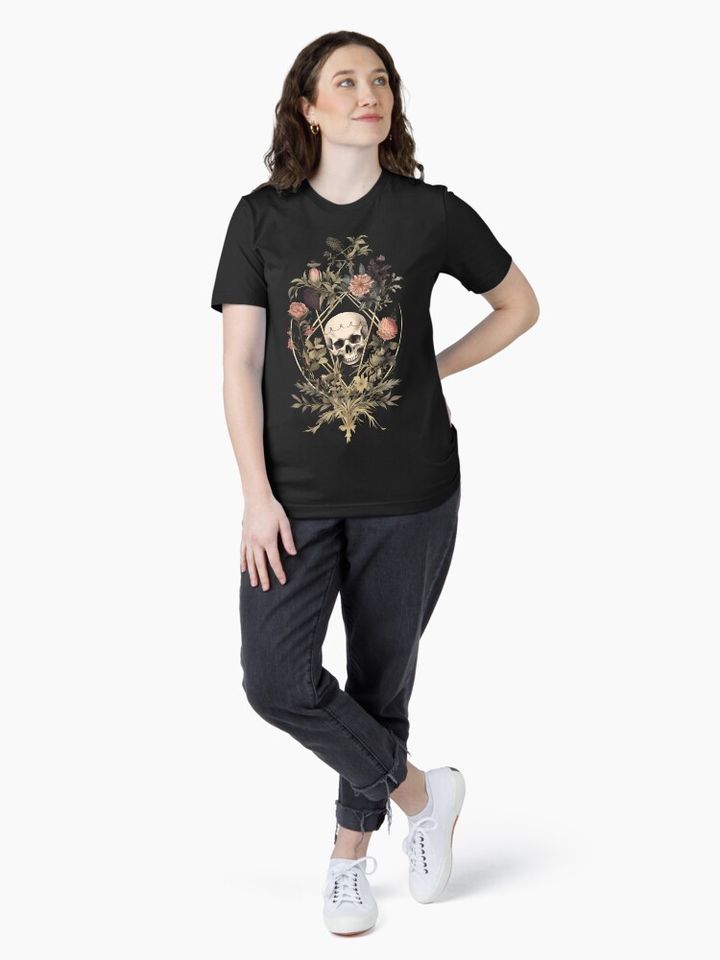Dark Victorian Skull and Flowers Essential T-Shirt
