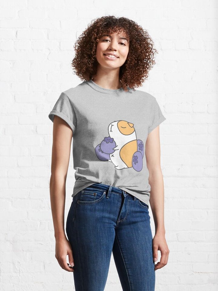 Guinea Pig and Blueberry  T-Shirt