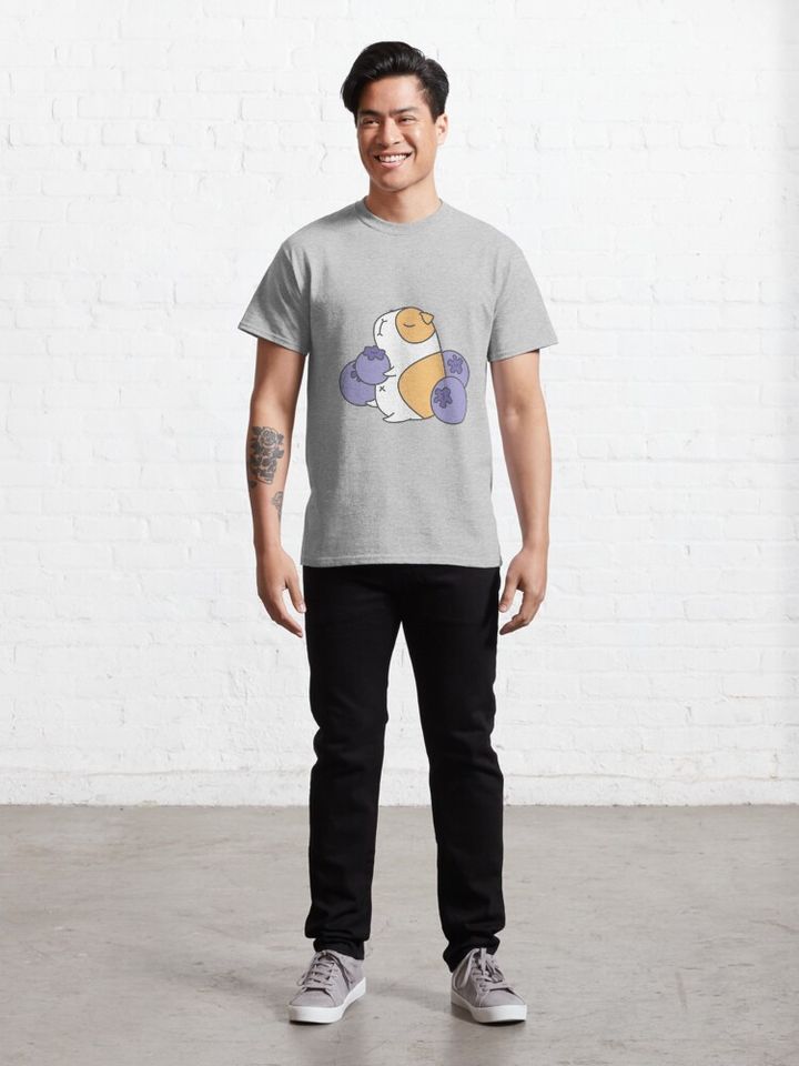 Guinea Pig and Blueberry  T-Shirt