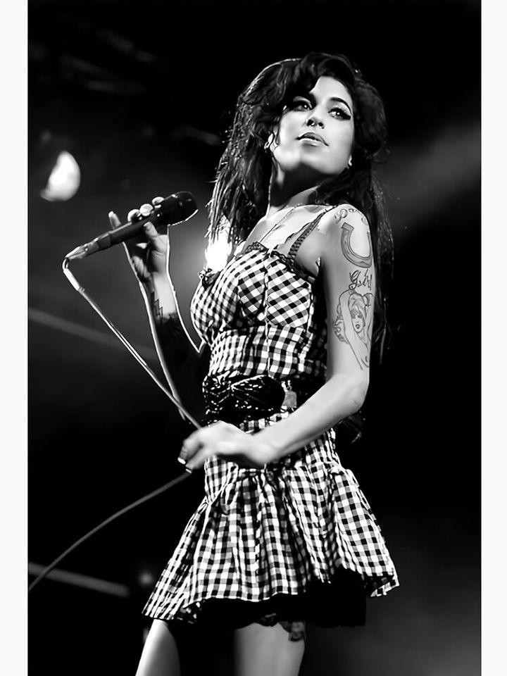 Amy Winehouse  Pullover Hoodie