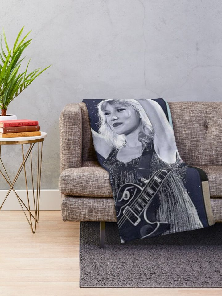 Love Guitar  Throw Blanket