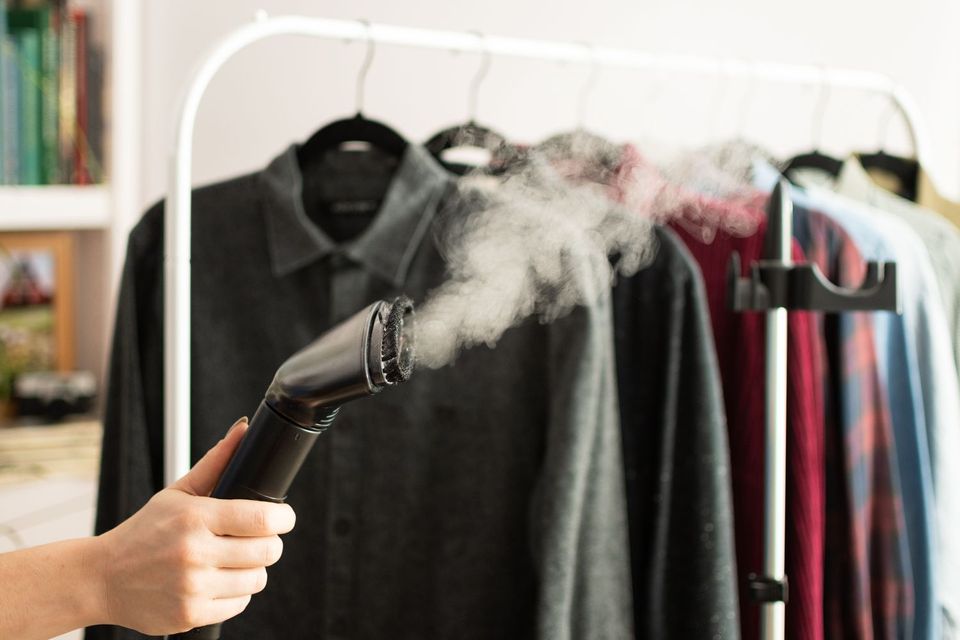 Steaming method to keep polo shirt collars from curling