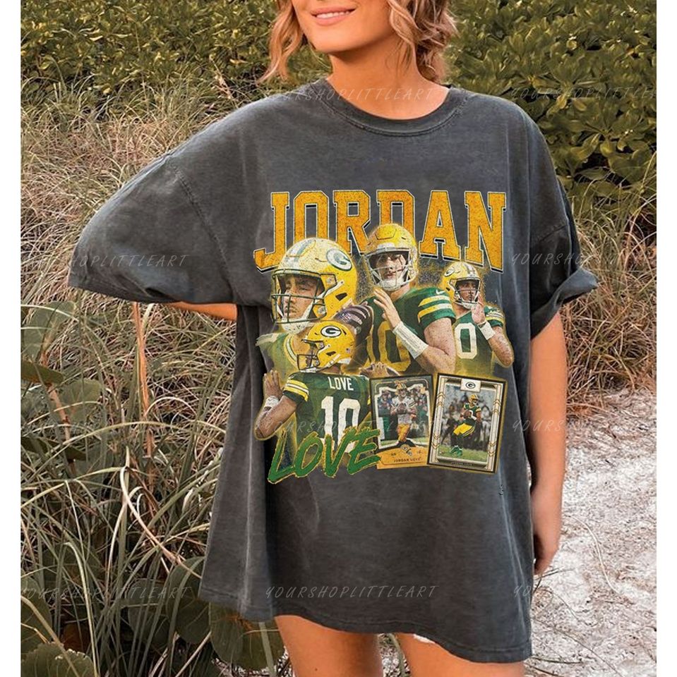 Jordan Love Vintage 90s Graphic Style T-Shirt Football Fans T-Shirt COmfort Colors Tshirt