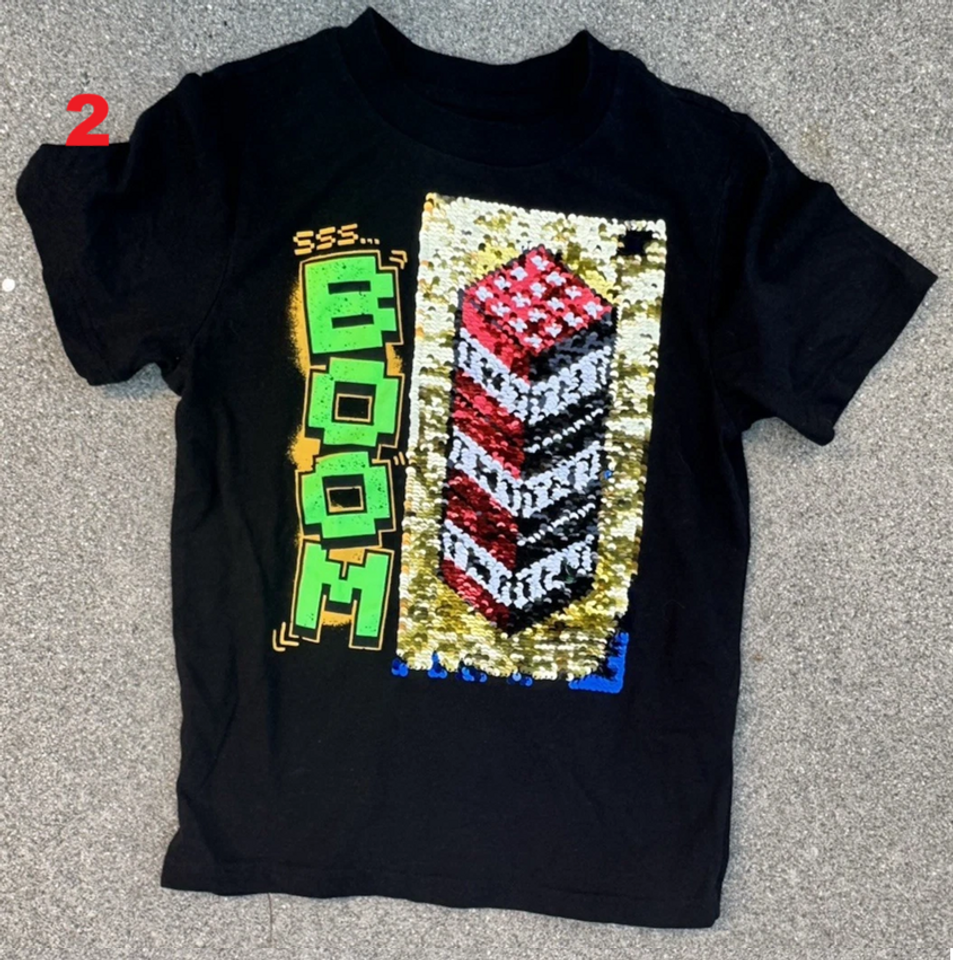Minecraft Black T-shirt Size Small Youth Reversible Sequins Creeper