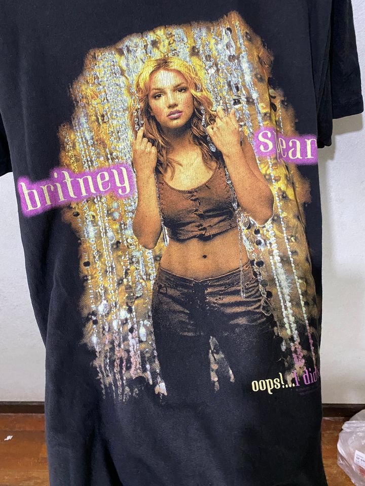 Vintage 2000 Britney Spears Oops! I Did It Again Tour Shirt