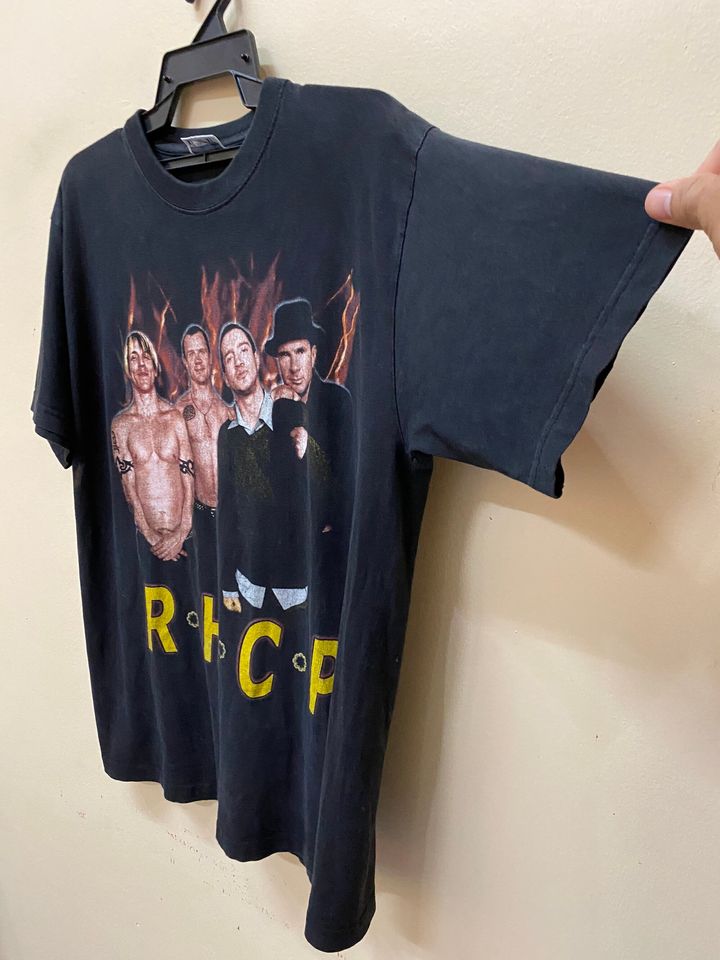 Vintage 90s Red Hot Chili Peppers bootleg t shirt