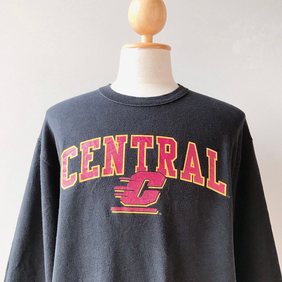 Vintage Central Michigan University CMU Sweatshirt (size L)