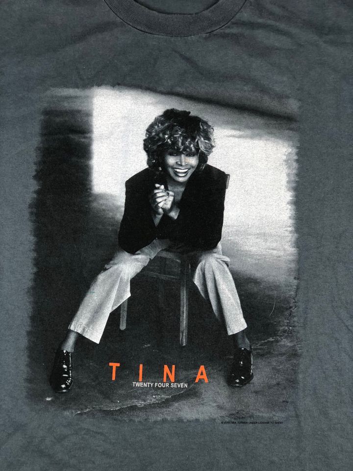 Vintage 2000 Tina Turner Gray T-Shirt