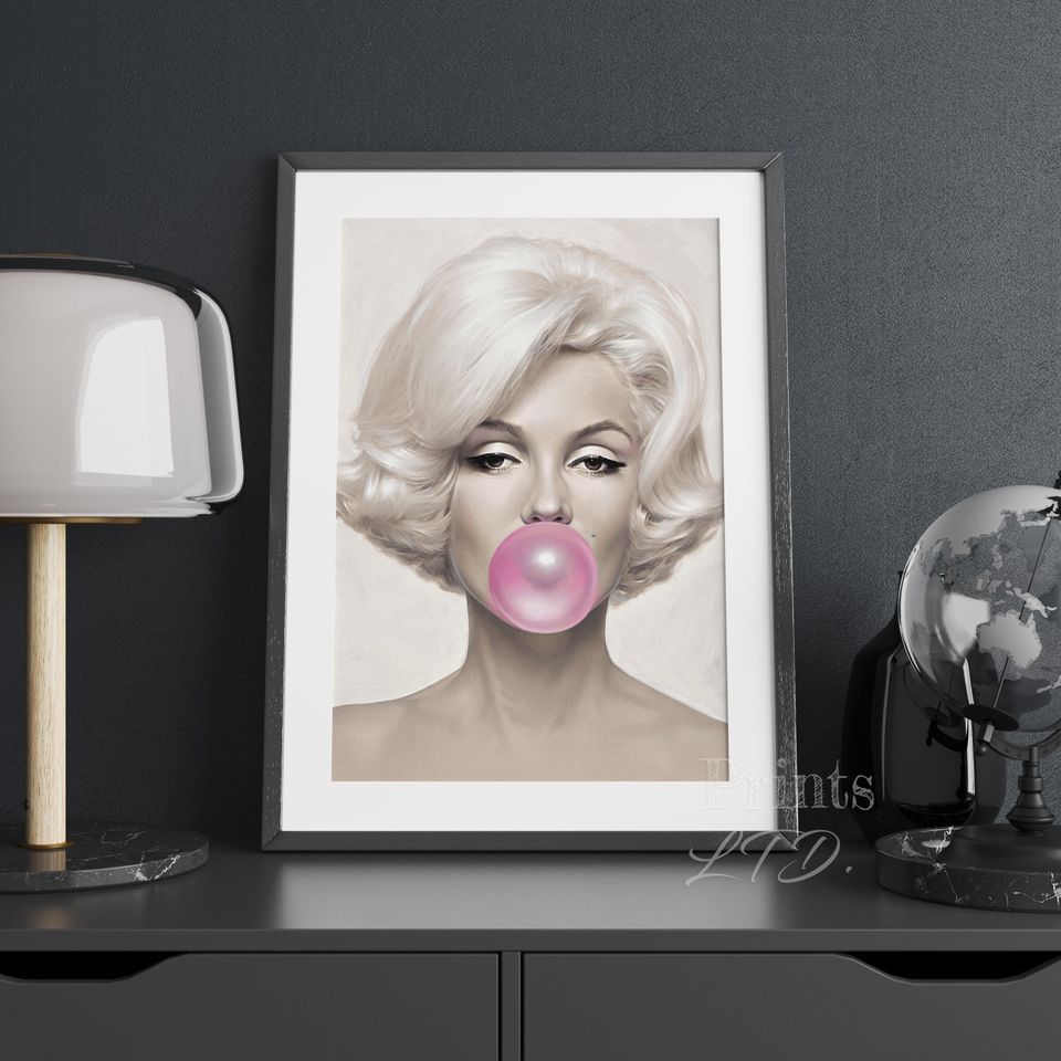 Marilyn Monroe Blowing Bubble Gum Art Poster