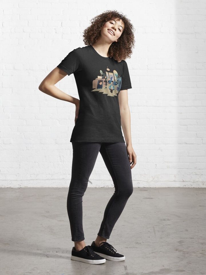 Defaybe | Essential T-Shirt
