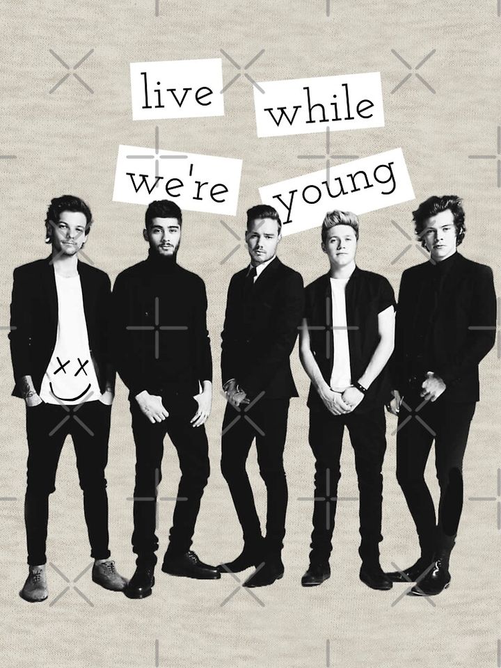 Live while we're young - One Direction Lyrics!! Pullover Sweatshirt