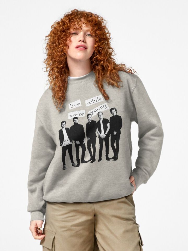Live while we're young - One Direction Lyrics!! Pullover Sweatshirt